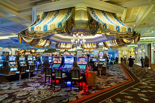 Bonanza Gold slot game interface on gacor 305 mobile app showing cascading reels